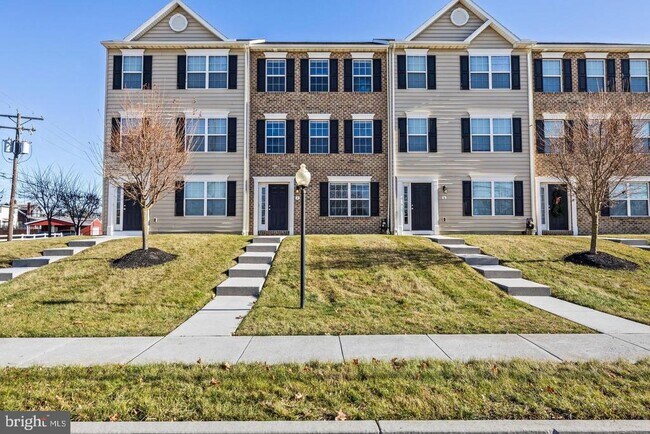 Building Photo - 22 Mustang Dr