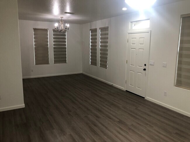 Building Photo - 705 Ferrier Way