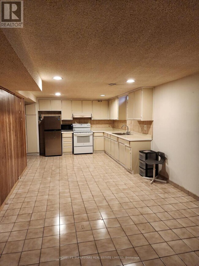 Building Photo - 236 Tall Grass Trail