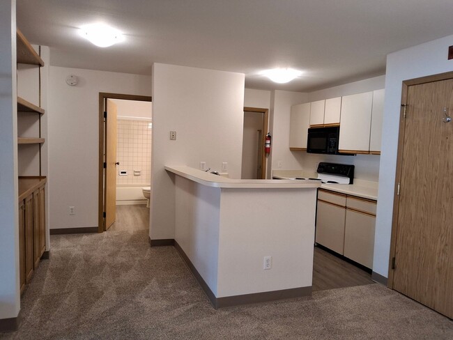 Building Photo - 3550 W Dimond Blvd