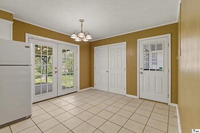 Foto del edificio - 128 Davis Ln