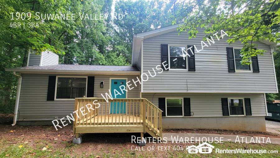 Primary Photo - Renovated Split Level 4 Bedroom home in La...