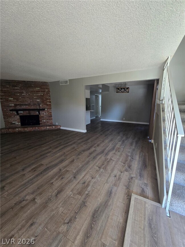 Building Photo - 3612 Mt Vernon Ave