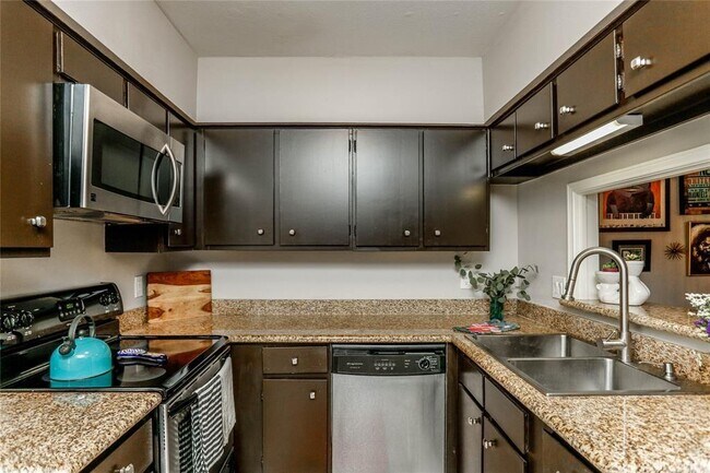 Building Photo - 1807 Stoney Brook Dr