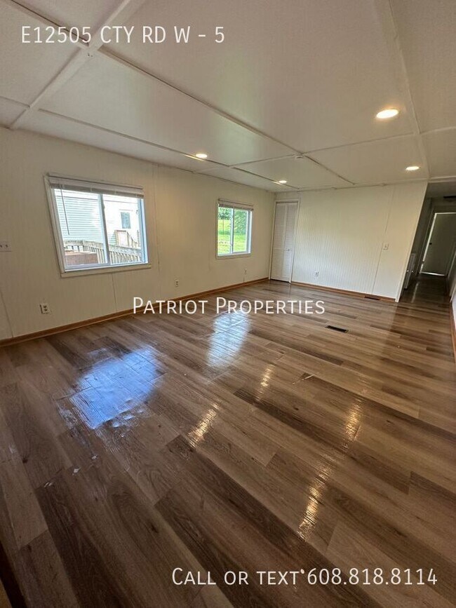 Foto del edificio - E12505 County Rd W