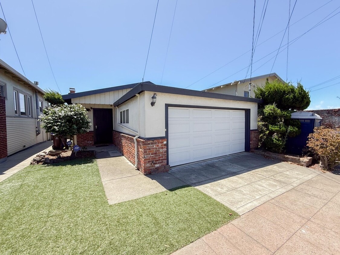 Charming 3BR/2BA Richmond Home with Spacio... - Charming 3BR/2BA Richmond Home with Spacio...