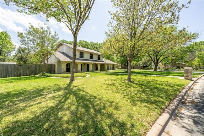 Building Photo - 4803 Travis Country Cir