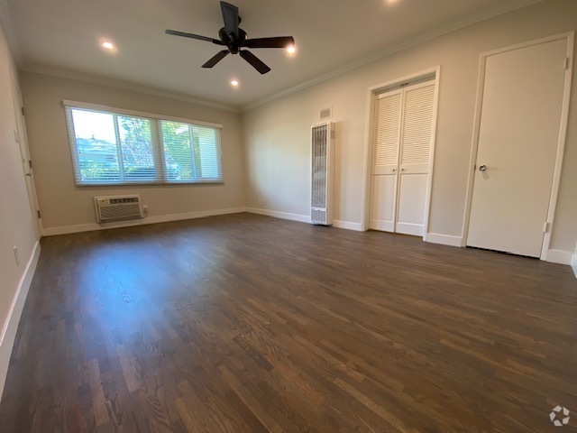 Living Room - 4225 Ventura Canyon Ave