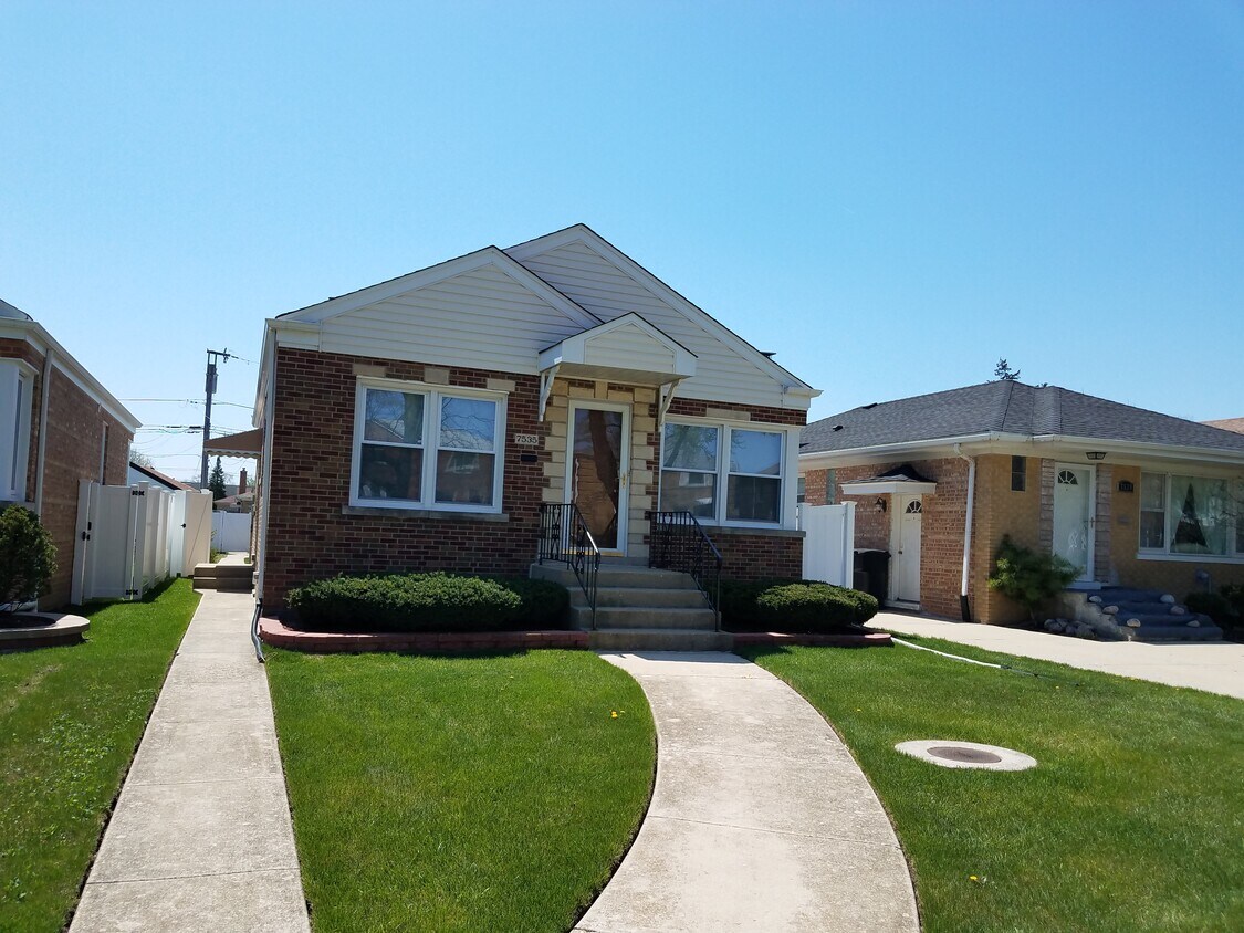 7535 W Devon Ave, Chicago, IL 60631 House Rental in Chicago, IL