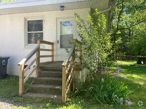 Building Photo - 1722 McKnight Mill Rd