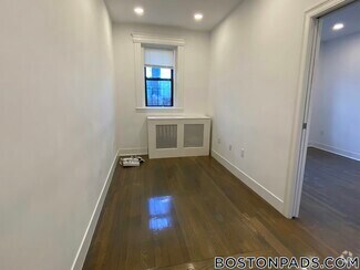 Building Photo - 11 Queensberry St