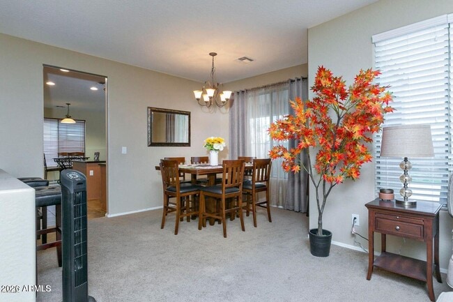 Foto del edificio - 2023 W Shackleton Dr