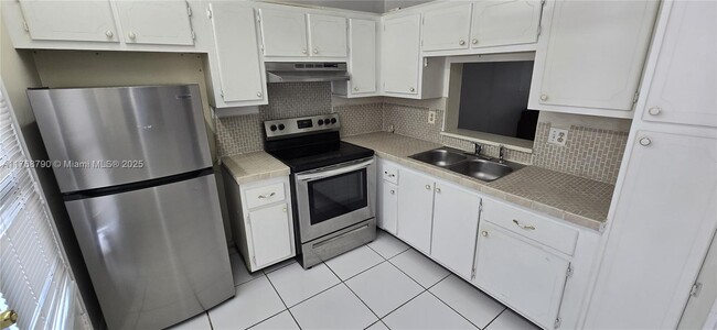 Foto del edificio - 300 NE 12th Ave