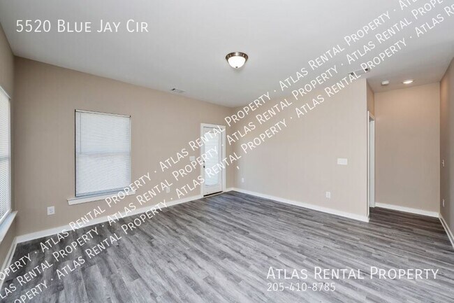 Foto del edificio - 5520 Blue Jay Cir