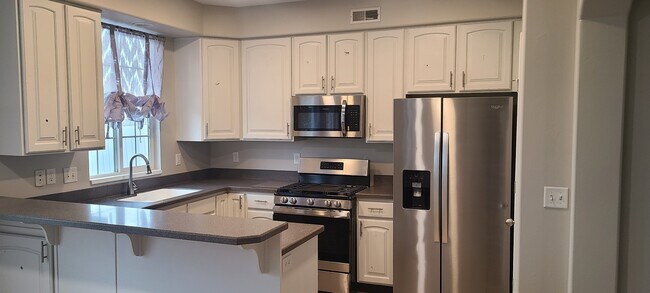 Building Photo - 228 Birmingham Ln