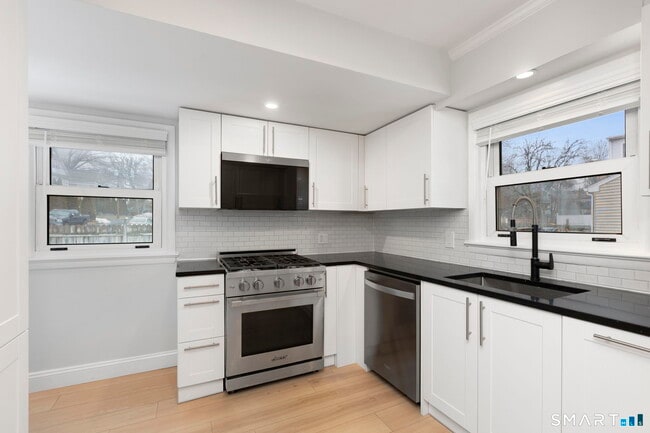 Foto del edificio - 43 Gregory Blvd