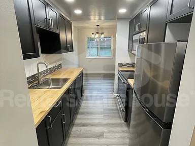 Foto del edificio - Shoreline Condo-Great Location!