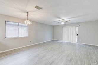 Building Photo - 7815 Barnhill Dr