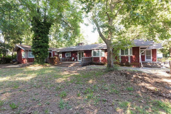 Building Photo - 650 Deer Park Rd
