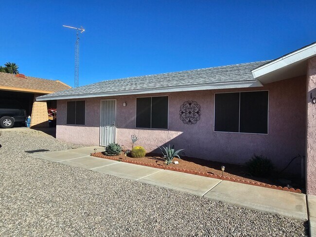 Foto del edificio - Unfurnished Long Term Duplex