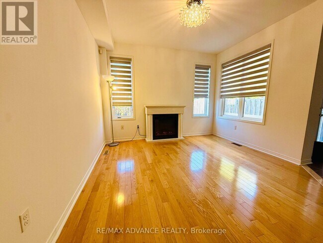 Building Photo - 137 Laramie Crescent