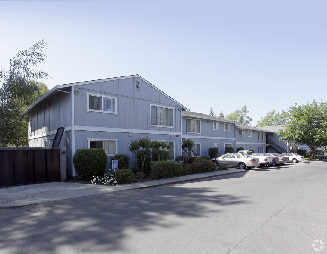 Primary Photo - Lance Apartments