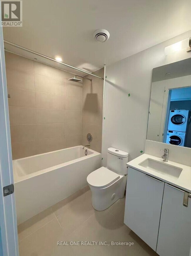 Building Photo - 8 Wellesley St W