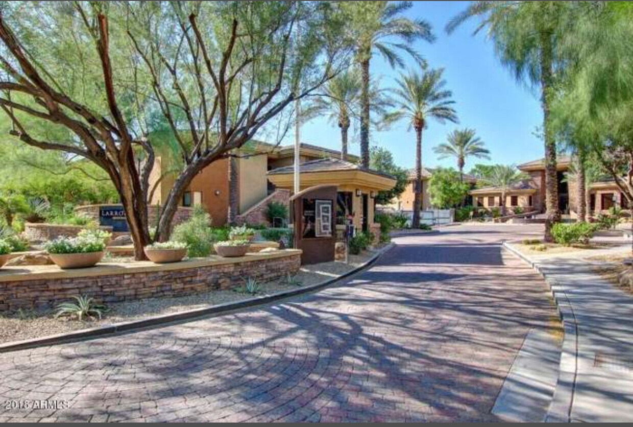 Foto principal - 6900 E Princess Dr