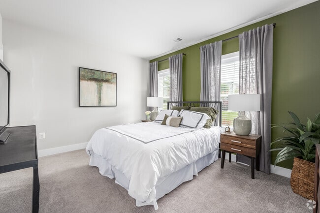 2BR, 2BA - 1,100SF - Bedroom - HoneyGo Run Apartments