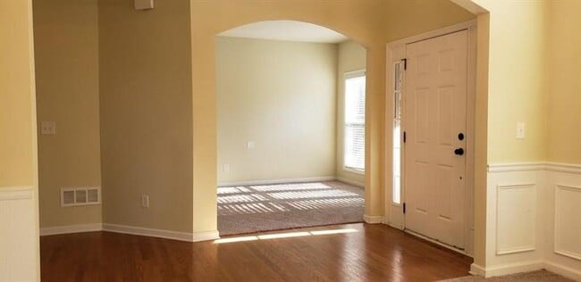 Building Photo - 1091 Forest Creek Dr