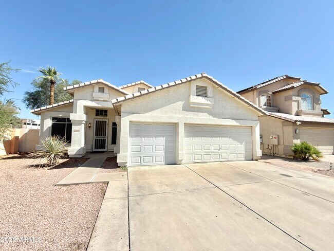 Building Photo - 13896 W Wilshire Dr