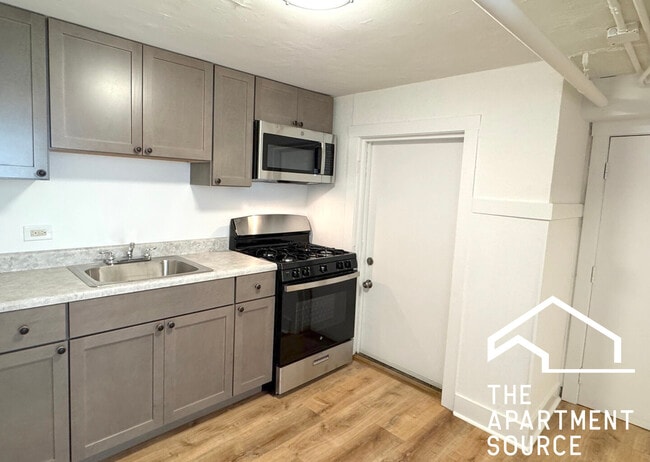 Foto del edificio - 6452 W Dickens Ave