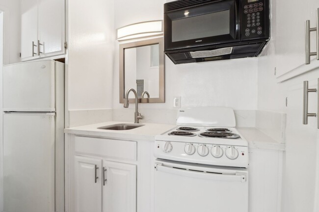 Interior Photo - 1275 Federal Ave