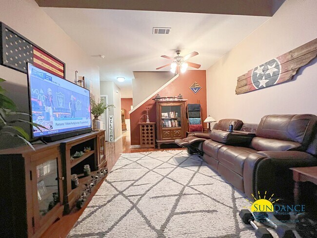 Building Photo - Beautiful 3 Bedroom Townhouse near Hurlburt Field AFB!