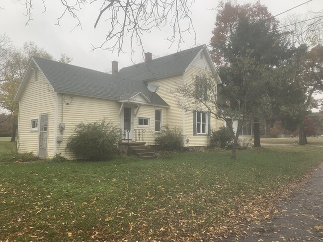 Building Photo - Large 3 bed 1 bath house in Grandville