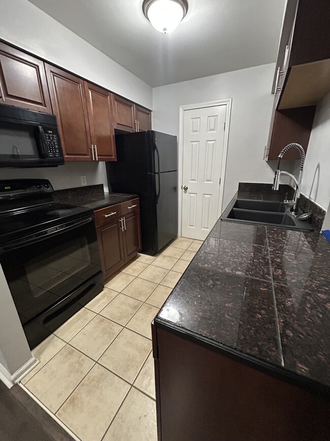 Building Photo - 109 Prescott Place