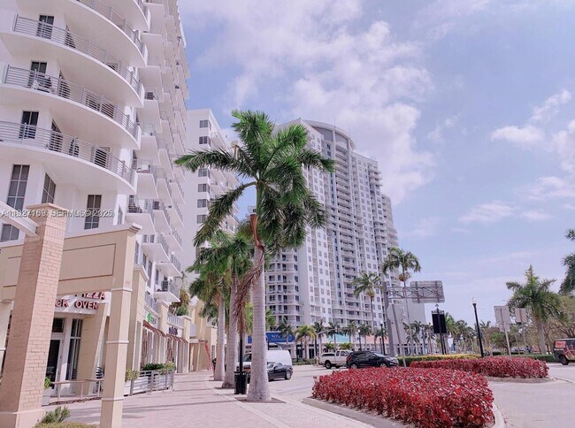 Foto del edificio - 1830 Radius Dr