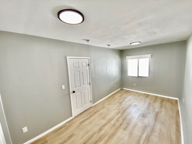 Foto del edificio - Secluded ADU with Private Entrance in West...
