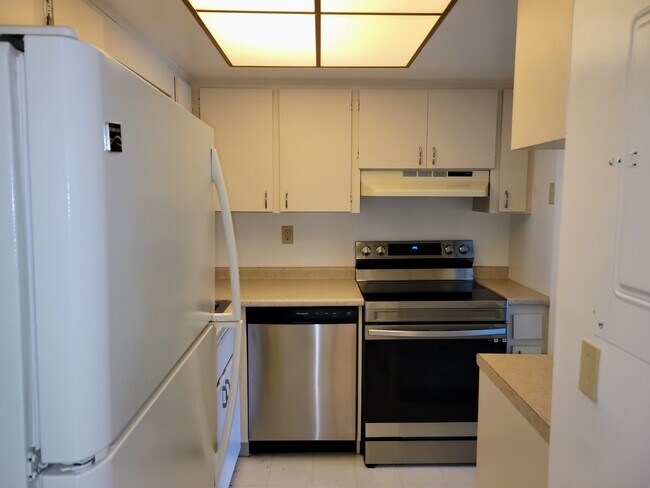 Foto del edificio - 400 64th Ave