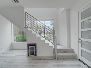 Building Photo - 1022 Eldorado Ave