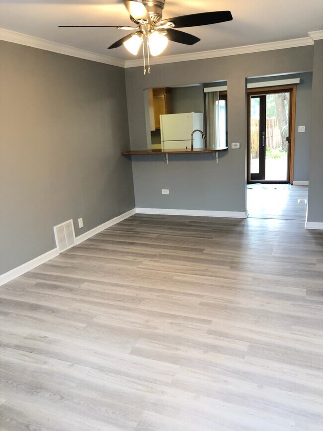 Living Area - 303 Circle Rd