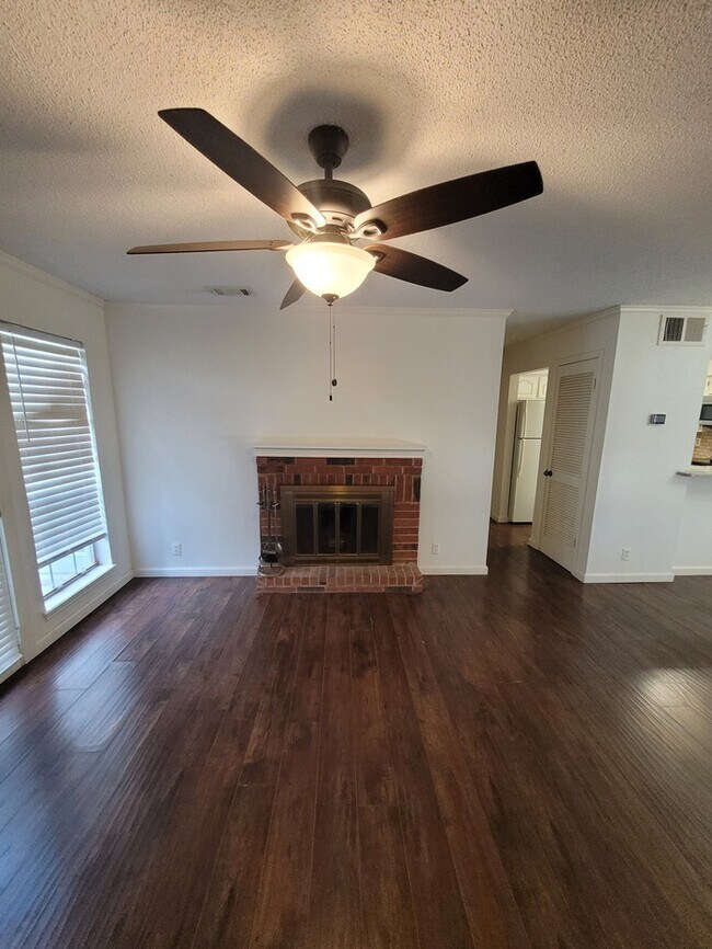 Foto del edificio - 1 bed 1 bath unit at Sagewood Condominums