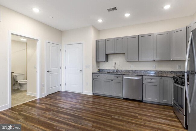 Foto del edificio - 2411 Kensington Ave