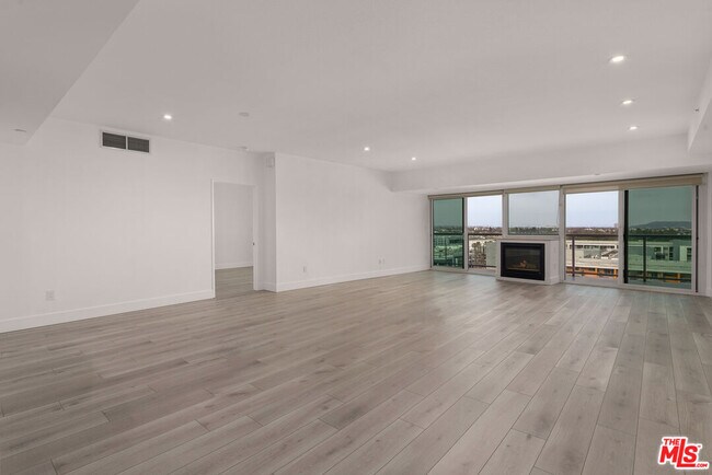 Foto del edificio - 13600 Marina Pointe Dr