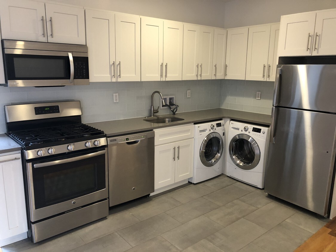 Primary Photo - 600 W 150th St