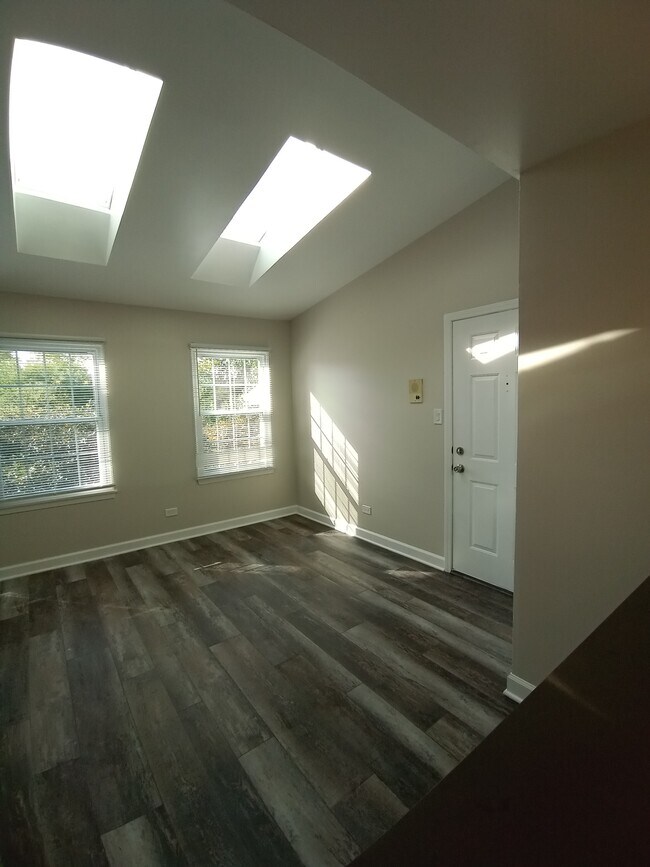 Living room - 1384 E Wyndham Cir