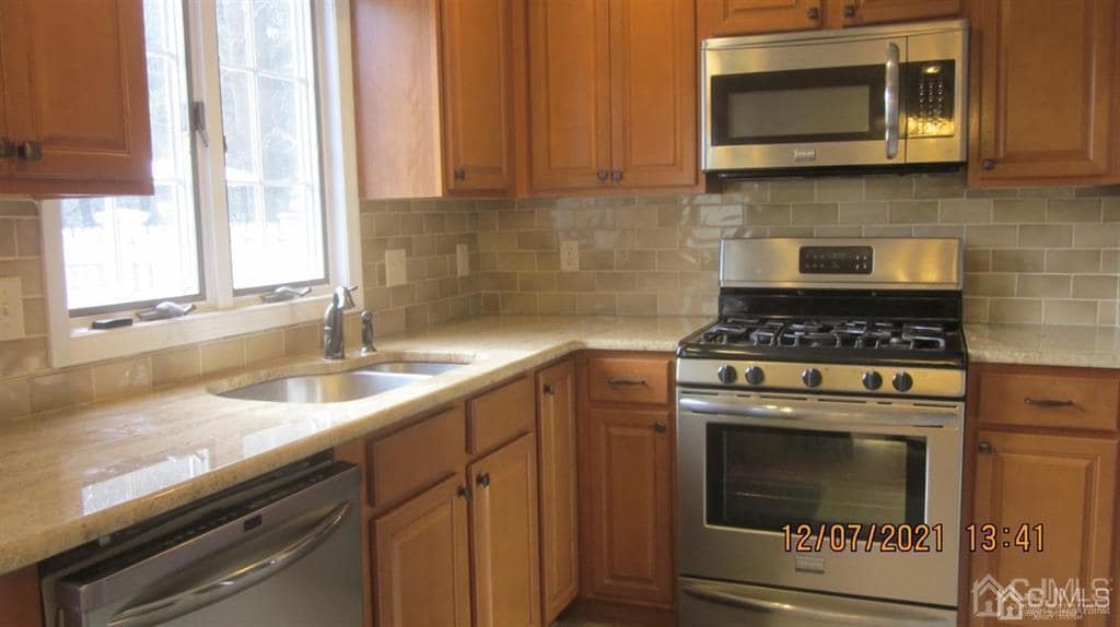 Building Photo - 241 Amboy Ave