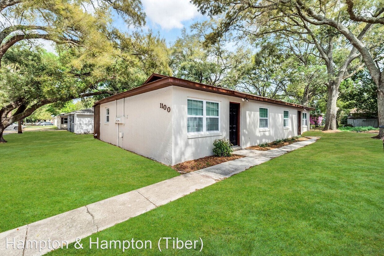 Primary Photo - 2 br, 1 bath House - 1100 BIRCHWOOD CT UNIT B