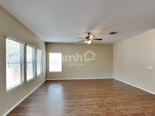 Building Photo - 6467 S Sunrise Valley Drive