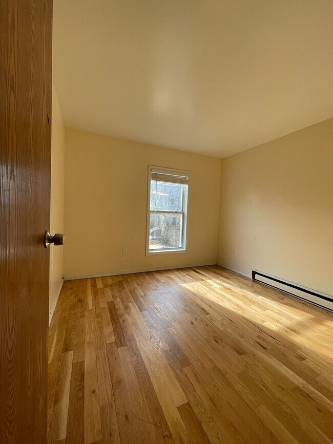 Building Photo - 290 Bergen Ave